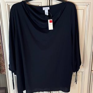 Avenue Woman’s Top 22/24 New
